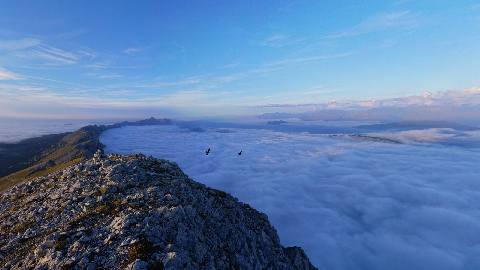 Bivouac au sommet du Grand Veymont, Vercors Bivouac au sommet du Grand Veymont, Vercors