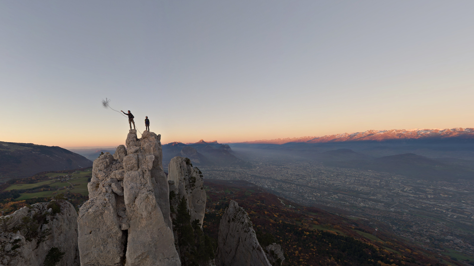 Cordée sur les Trois Pucelles, Vercors Cordée sur les Trois Pucelles, Vercors